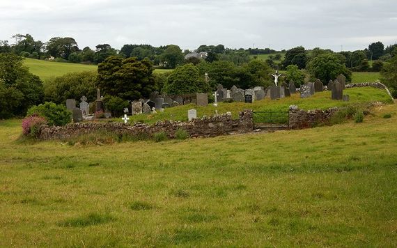   The old Catholic cemetery in Kilmuckridge, Co. Wexford where Mike's Whelan ancestors lived is now located in a pasture. Indeed a beautiful resting spot for those souls buried within the cemetery's stone walls.